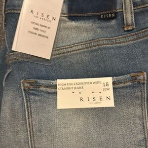 Risen ankle jeans
